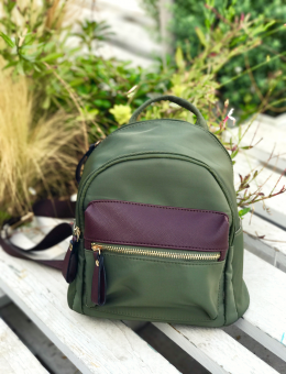 Mini mochila verde combinada