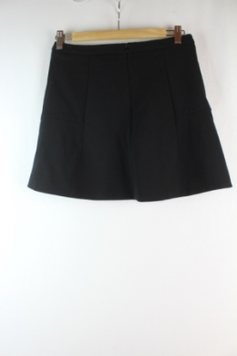 mini falda negra  mango 36