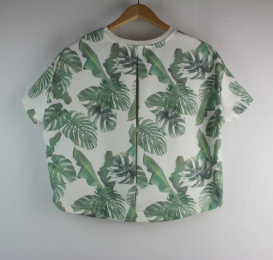 camiseta oversize estampado tropical L