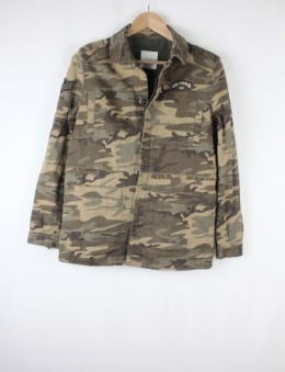 chaqueta o sobrecamisa camuflaje hombre mango