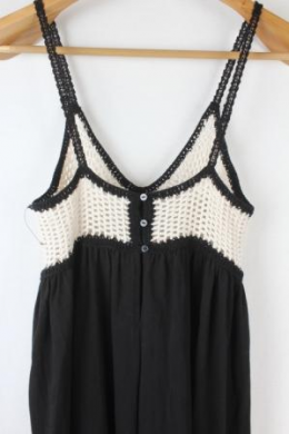 vestido con crochet negro mango