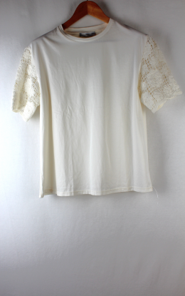 camiseta mangas crochet mango