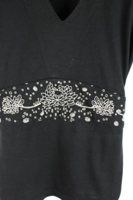 camiseta bordada hym
