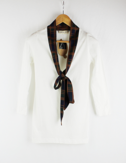 camiseta lazo stradivarius