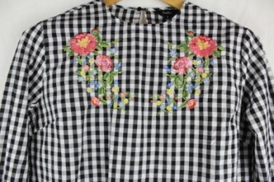 blusa cuadros bordada