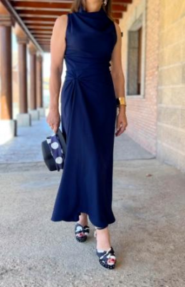 vestido crepe azul marino reserved