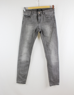 ripped jeans stradivarius 36