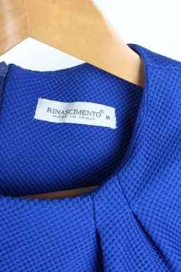 vestido drapeado azul rinascimiento