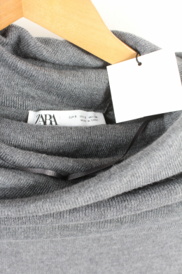 Jersey con lana gris cuello vuelto