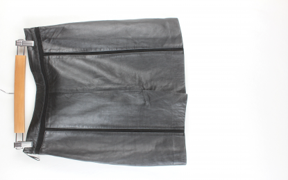 falda de piel negra mango