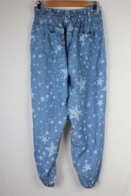 jeans anchos con estrellas