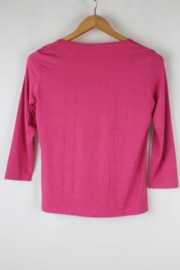 camiseta tachuelas fucsia