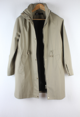 gabardina oversize caqui zara