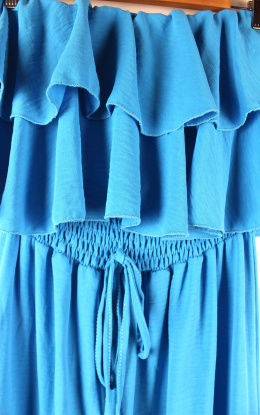 vestido volantes azul turquesa