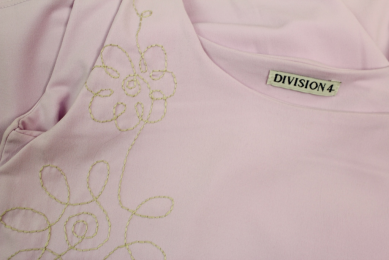 camiseta bordada lila division4 s