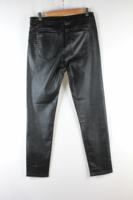 Pantalon pitillo encerado negro hm