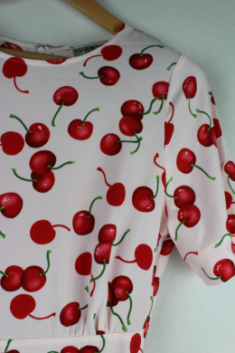 Vestido cerezas essentiel antwerp