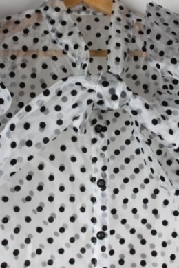 blusa organza lunares